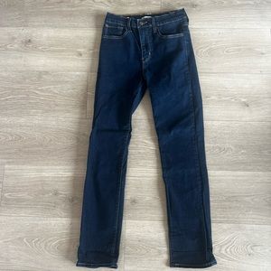 Womens Levi’s High Rise Straight size 27